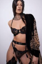 Laura Çiçekli Jartiyer Set - Siyah - Görsel 4