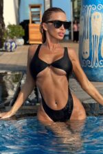 Suzanna Tanga Mayokini - Siyah