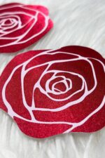 Güllü Göğüs Sticker - Kırmızı - Görsel 4