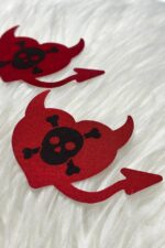 Kurukafa Kalp Göğüs Sticker - Kırmızı - Görsel 2