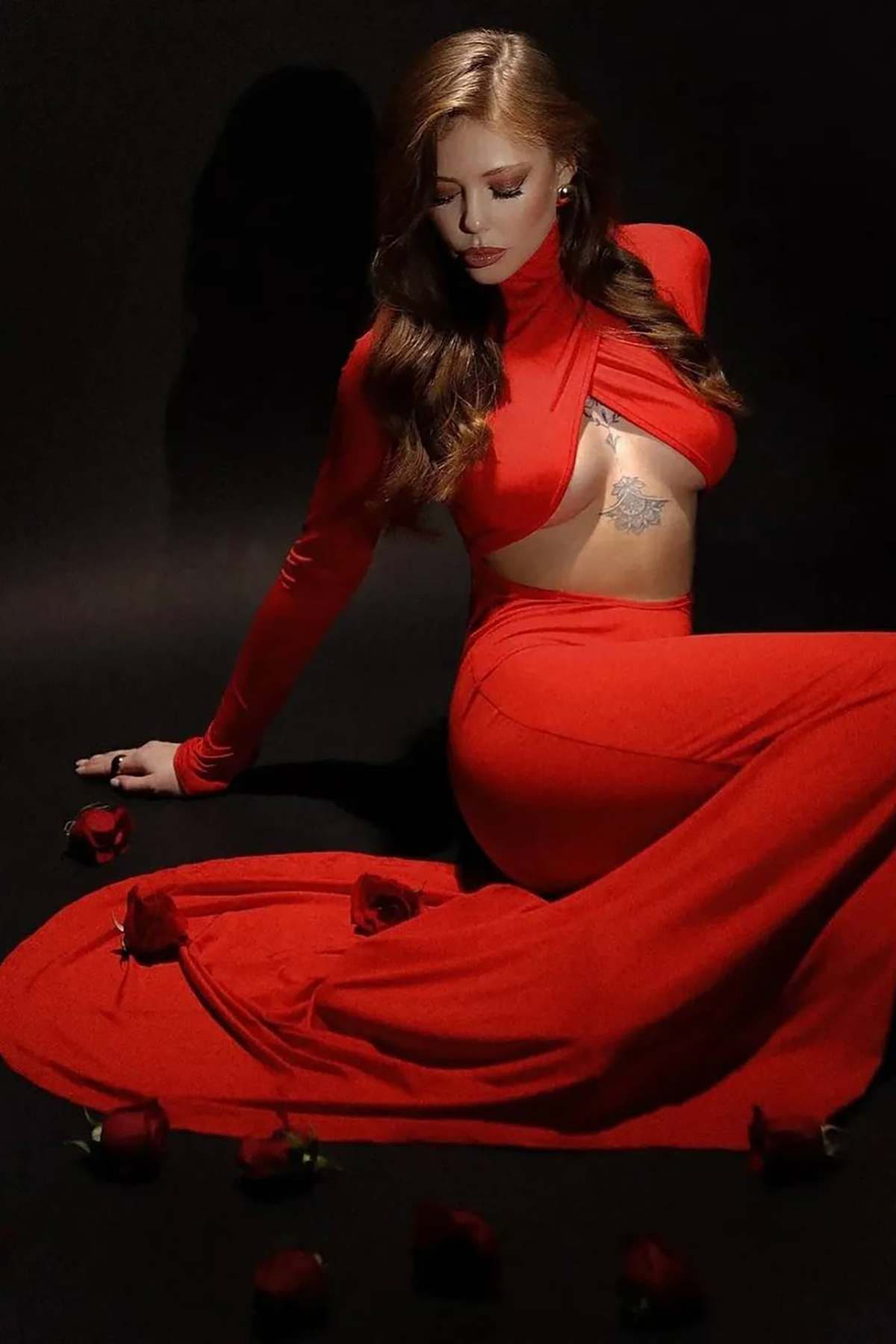 olga-gobek-dekolteli-gece-elbisesi-kirmizi-9511.jpg Olga Göbek Dekolteli Gece Elbisesi - Kırmızı - Görsel 1
